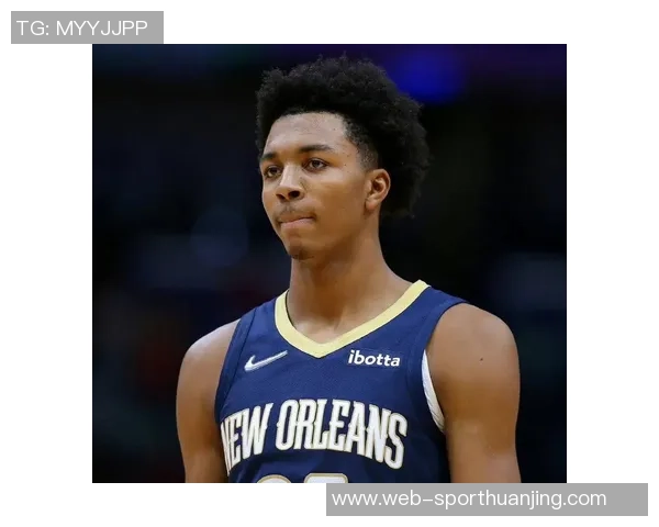 特雷墨菲22分钟内高效表现贡献18分7篮板3助攻展现出色状态 特雷墨菲22分钟内高效表现贡献18分7篮板3助攻展现出色状态