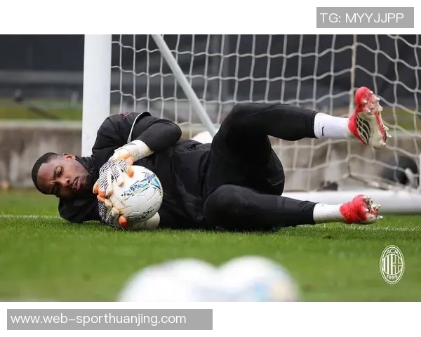 迈尼昂与米兰续约至2031年年薪550万欧加奖金引发关注 迈尼昂与米兰续约至2031年年薪550万欧加奖金引发关注